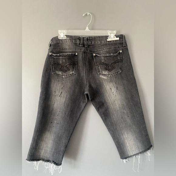 Y2K Grunge ALMOST Famous Distressed Bermuda Jean Shorts Size 11 Y2K Emo Low Rise - Picture 13 of 15